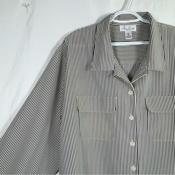 Anne Carson Women’s Striped Button Down Career Blouse - Picture 2 of 6